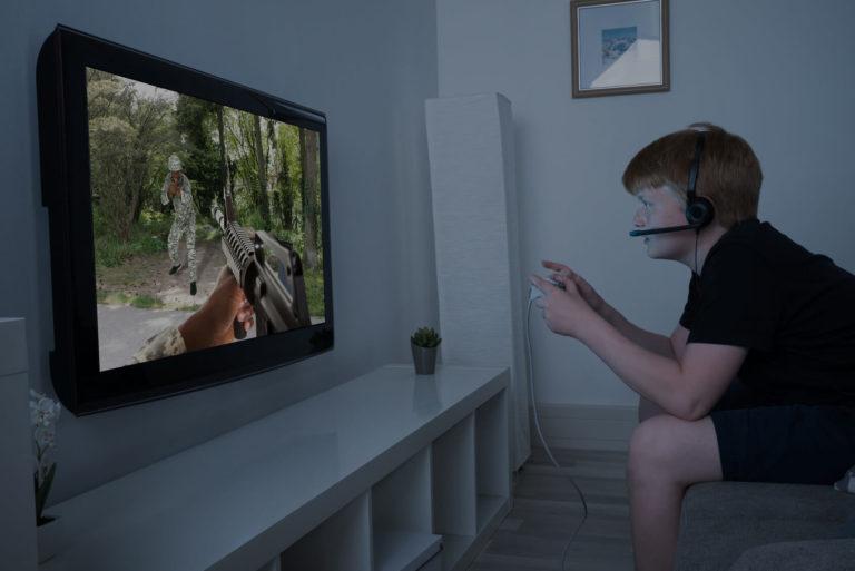 Jeux-vidéo-écran Ado addict aux jeux vidéo